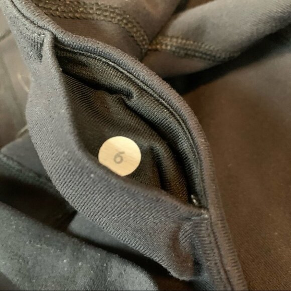 Lululemon Black Size 6 Gather and Crow Crop Leggings - Picture 4 of 13